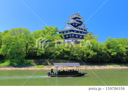【岡山県】春の岡山城と旭川(春の鳥城灯源郷)屋形船 【岡山県】春の岡山城と旭川(春の鳥城灯源郷)屋形船 139786356
