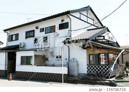 【鹿沼市 お食事処「力鶴」全景とエントランス】 【鹿沼市 お食事処「力鶴」全景とエントランス】 139786728