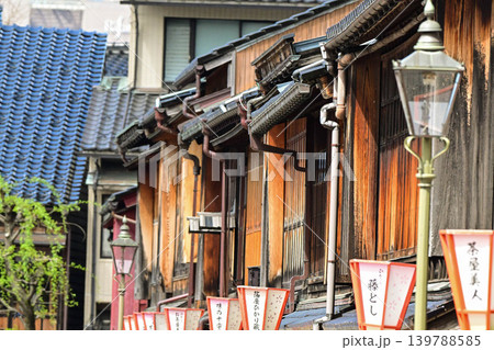 ひがし茶屋街の春景色 139788585