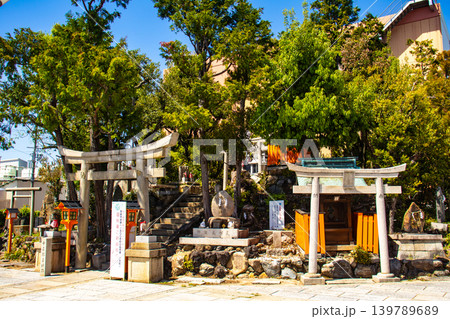 折上稲荷神社 働く女性のご利益:玉の輿,良縁,出世,健康長命 折上稲荷神社 働く女性のご利益:玉の輿,良縁,出世,健康長命 139789689