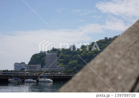 海岸から見た熱海城 海岸から見た熱海城 139789710