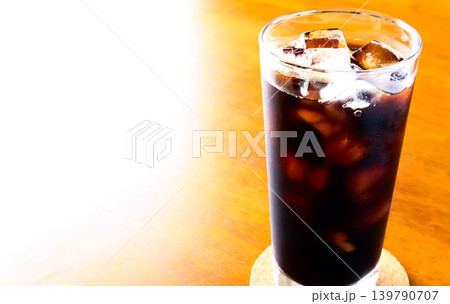 氷の入ったアイスコーヒー 139790707