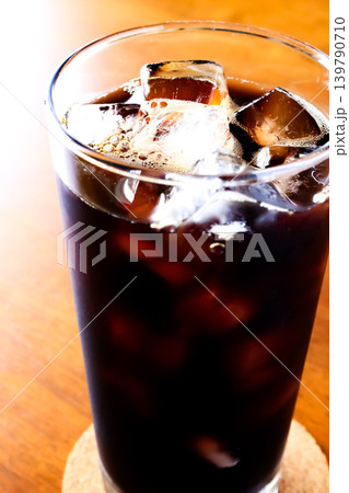 氷の入ったアイスコーヒー 氷の入ったアイスコーヒー 139790710