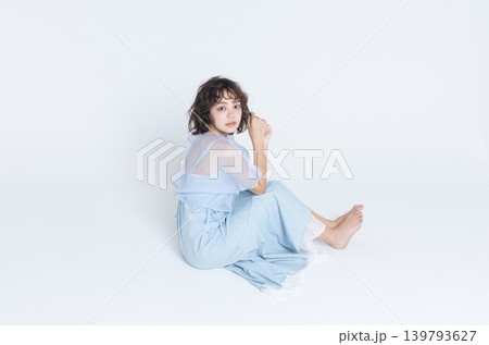ビューティーイメージ 若い女性のポートレート ビューティーイメージ 若い女性のポートレート 139793627