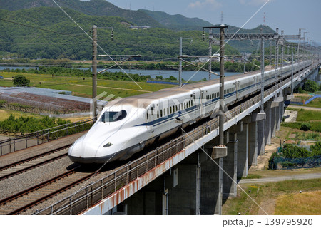 山陽新幹線N700系F4編成のぞみ21号 139795920