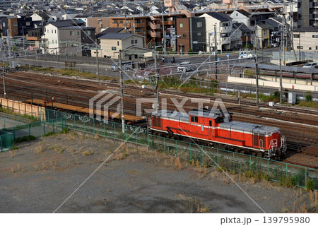東海道線を走るDD511193レール輸送列車 139795980
