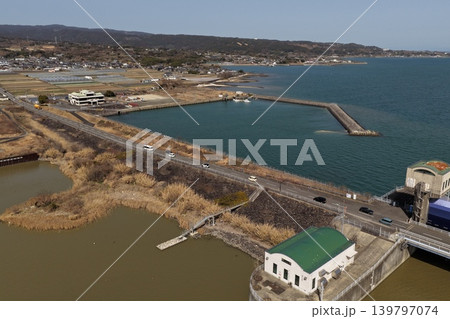長崎県諫早干拓地と有明海沿岸を斜め俯瞰した空撮写真 長崎県諫早干拓地と有明海沿岸を斜め俯瞰した空撮写真 139797074