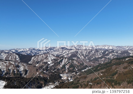 石川県白山周辺の雪山連峰を望む空撮写真 石川県白山周辺の雪山連峰を望む空撮写真 139797258