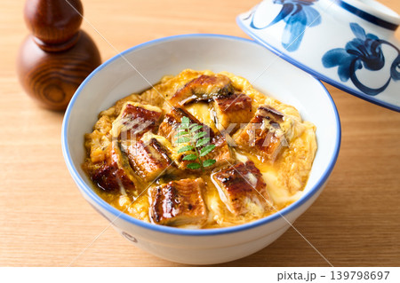 うな玉丼 139798697