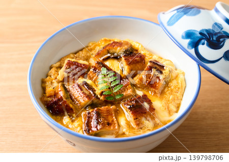 うな玉丼 139798706