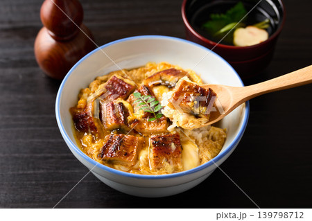 うな玉丼 139798712