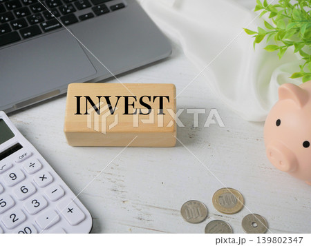 INVESTをイメージした資産運用の金融素材 139802347