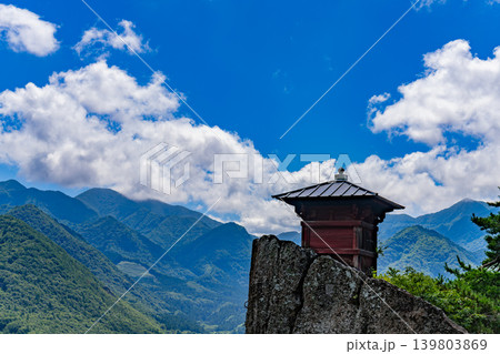青空と断崖の寺 青空と断崖の寺 139803869