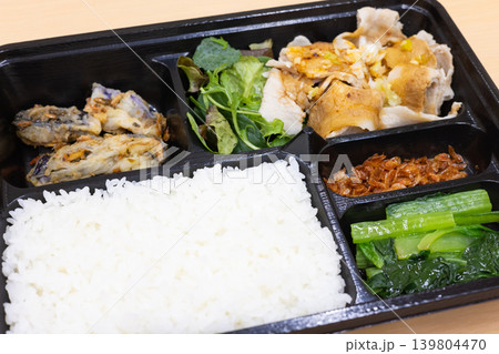 おいしい四川料理のウンパイロー中華弁当 139804470