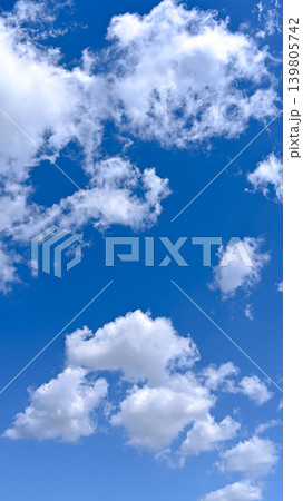 空素材(縦構図) 空素材(縦構図) 139805742