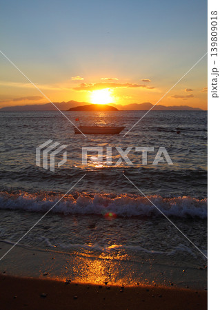 Seaside town of Turgutreis and spectacular sunsets 139809018
