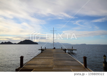 Seaside town of Turgutreis and spectacular sunsets 139809322