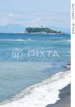 稲村ケ崎から江の島を望む 稲村ケ崎から江の島を望む 139811740