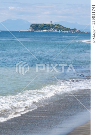 稲村ケ崎から江の島を望む 稲村ケ崎から江の島を望む 139811741
