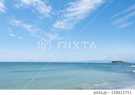 稲村ケ崎から江の島を望む 稲村ケ崎から江の島を望む 139811751