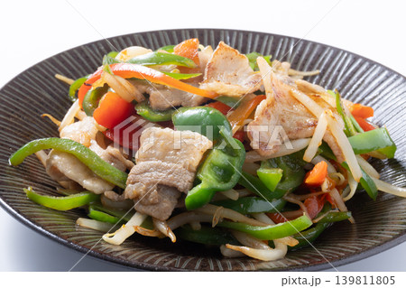 肉野菜炒め(豚バラ ピーマン パプリカ もやし) 肉野菜炒め(豚バラ ピーマン パプリカ もやし) 139811805