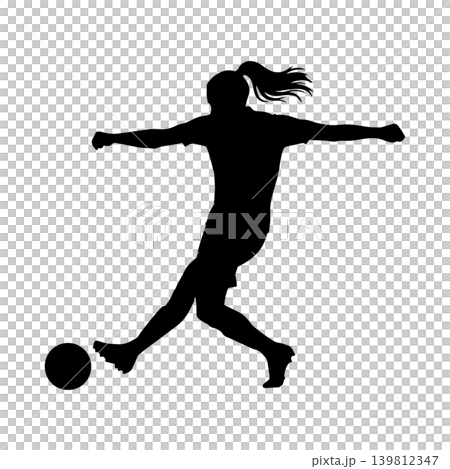 サッカーのパスをする女性選手のシルエット、アルファチャンネル サッカーのパスをする女性選手のシルエット、アルファチャンネル 139812347