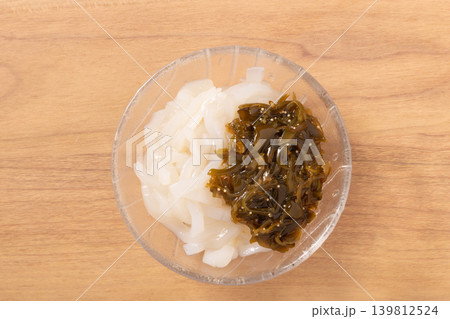 いかそうめん 子持ちめかぶ いかそうめん 子持ちめかぶ 139812524