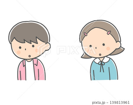 下を覗き込む男の子と女の子 下を覗き込む男の子と女の子 139813961