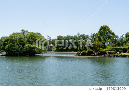 天王川公園の静かな池の景観 尾張津島 天王川公園の静かな池の景観 尾張津島 139813999