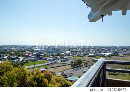静岡県榛原郡吉田町の小山城跡から望む市街地風景 静岡県榛原郡吉田町の小山城跡から望む市街地風景 139816673