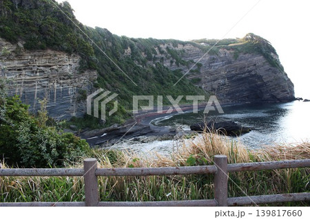 大房岬の芝生広場から見る海食崖 大房岬の芝生広場から見る海食崖 139817660