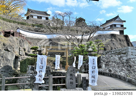 キリシタン大名として有名な大友宗麟の居城 大分県「臼杵城」の城門と石垣の様子 キリシタン大名として有名な大友宗麟の居城 大分県「臼杵城」の城門と石垣の様子 139820788