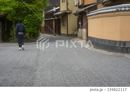 京都市内の町屋の路地を撮影 京都市内の町屋の路地を撮影 139822117