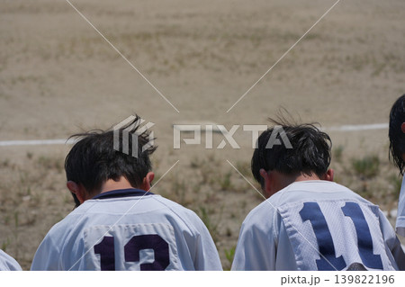 プロ野球選手を夢見て頑張っている野球少年 139822196
