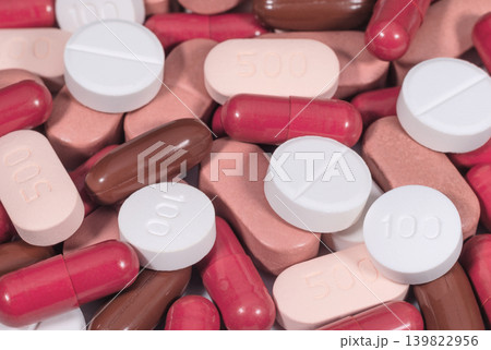 Medical capsules and pills Medical capsules and pills 139822956