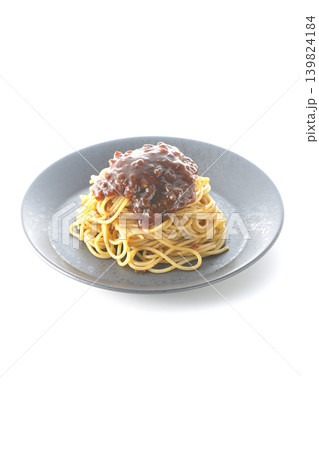 スパゲッティミートソースを白背景で単品撮影 スパゲッティミートソースを白背景で単品撮影 139824184