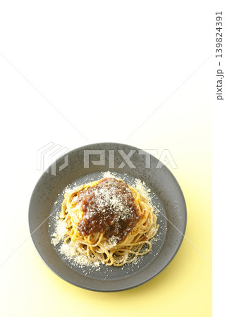 粉チーズがかかったスパゲッティミートソース 粉チーズがかかったスパゲッティミートソース 139824391