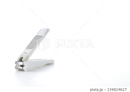 爪切りを白背景で単品撮影 爪切りを白背景で単品撮影 139824627