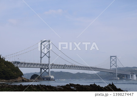 鳴門海峡の大鳴門橋遠景2 139827447
