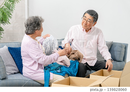 シニア夫婦 終活 断捨離 シニア夫婦 終活 断捨離 139828060
