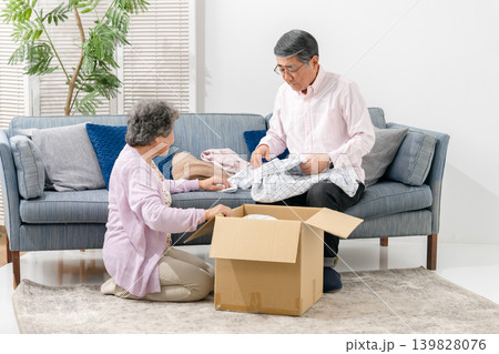 シニア夫婦 終活 断捨離 シニア夫婦 終活 断捨離 139828076