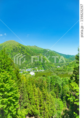 栃木県那須塩原市　自然豊かな塩原温泉の風景 139828297
