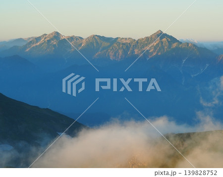 白馬岳から望む夏の立山連峰 白馬岳から望む夏の立山連峰 139828752