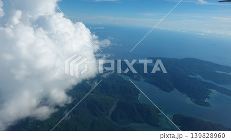 飛行機の窓から見た風景 飛行機の窓から見た風景 139828960