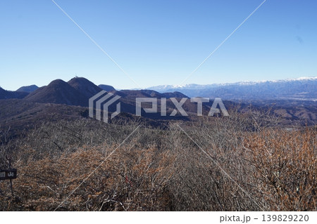 渋川市の水沢山に登る。水澤山山頂からの眺望 榛名富士方面 2026年1月9日 渋川市の水沢山に登る。水澤山山頂からの眺望 榛名富士方面 2026年1月9日 139829220