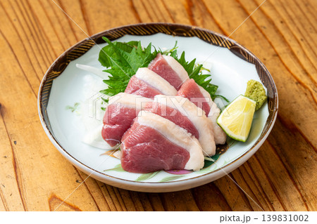 河内鴨刺身 新鮮な鴨肉を味わう創作和食料理 139831002