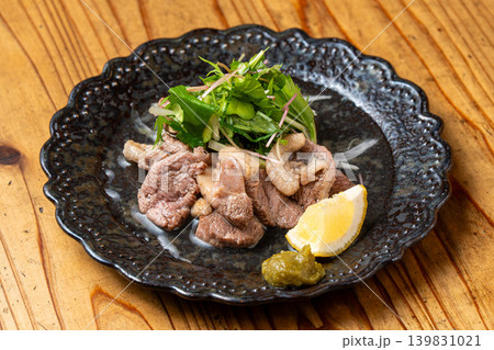 河内かもタタキ 香ばしく炙った鴨肉の創作和食 139831021