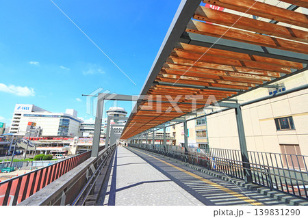 愛知県豊田市、名鉄豊田市駅に停車する電車の風景 139831290