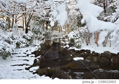 雪景色の朝の花島公園 雪景色の朝の花島公園 139832003