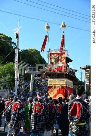 亀崎潮干まつりの神前神社前曳き廻し　愛知 139832136